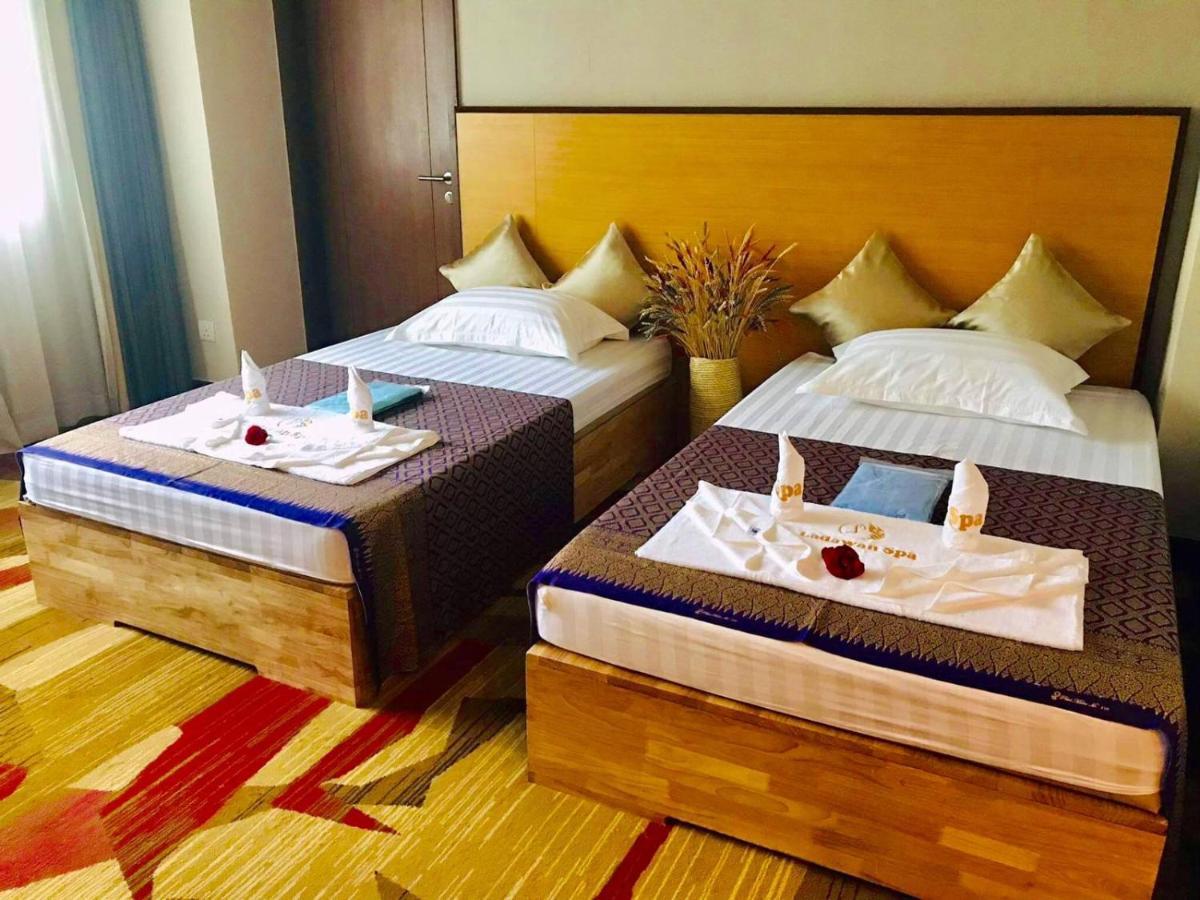 Summit Parkview Yangon Otel Dış mekan fotoğraf