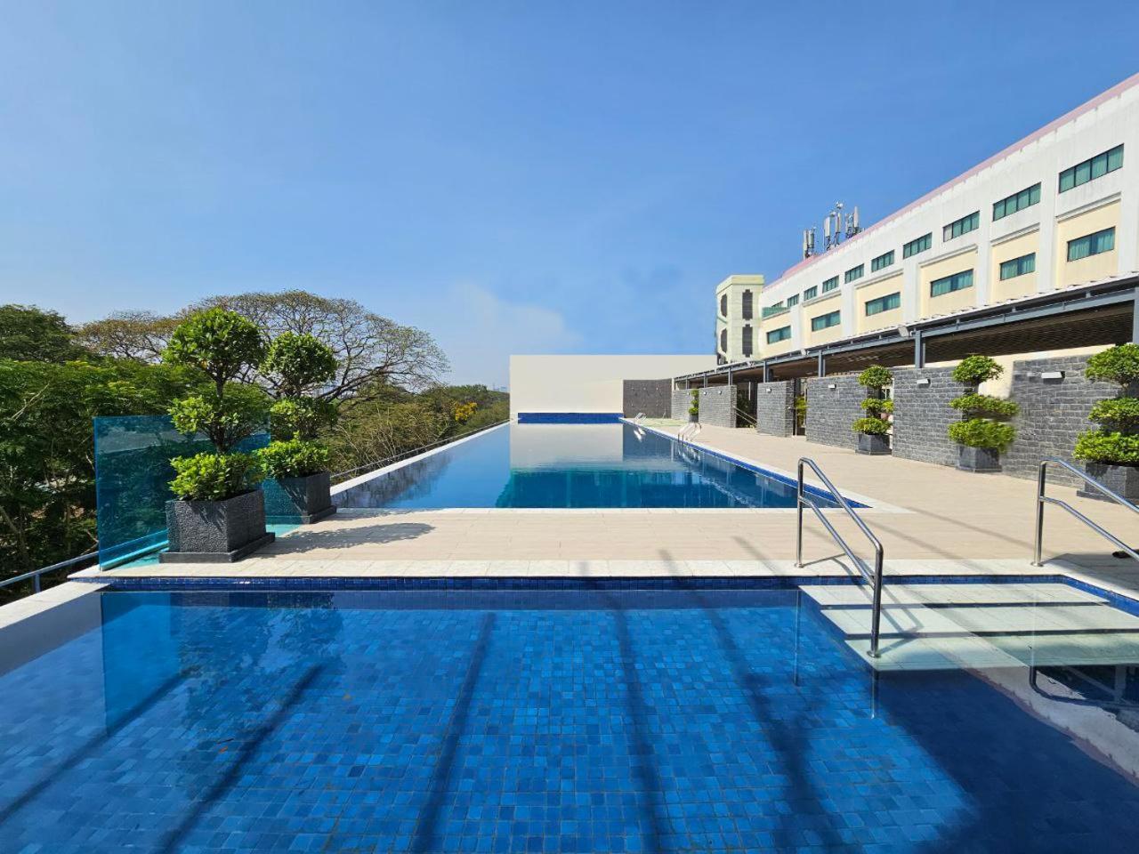 Summit Parkview Yangon Otel Dış mekan fotoğraf