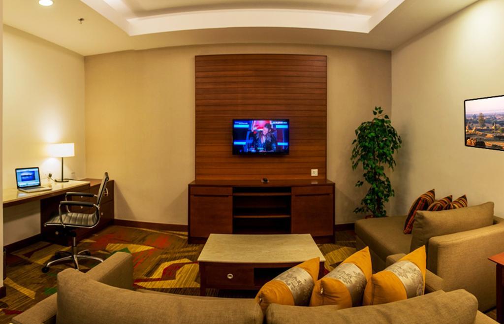 Summit Parkview Yangon Otel Dış mekan fotoğraf
